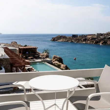 Super Paradise Hotel