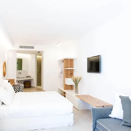Super Paradise Hotel 2*